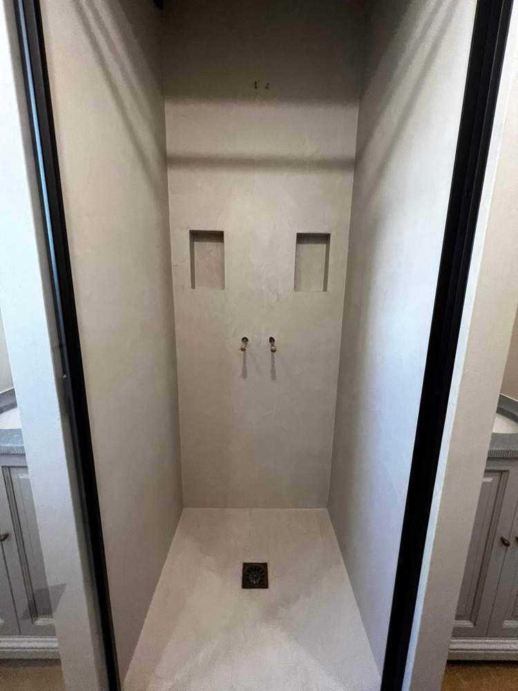 Douche in Mortex